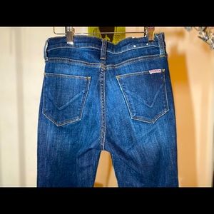 Size 25 euc woman’s Hudson Blair super skinny jeans.
